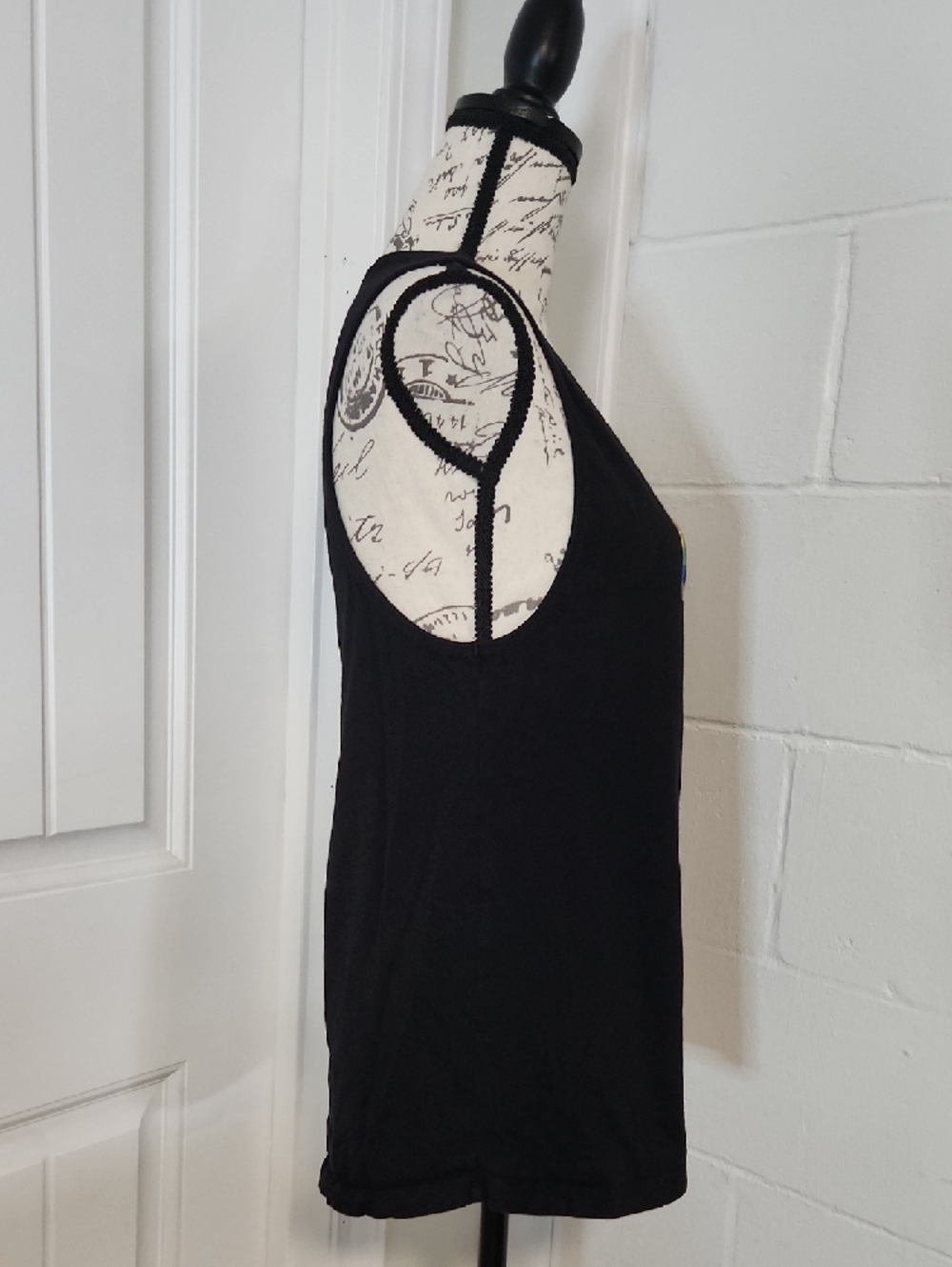 Black Women's Tank with Rainbow LOVE Graphic USA Strong Size Large EUC - Picture 4 of 5